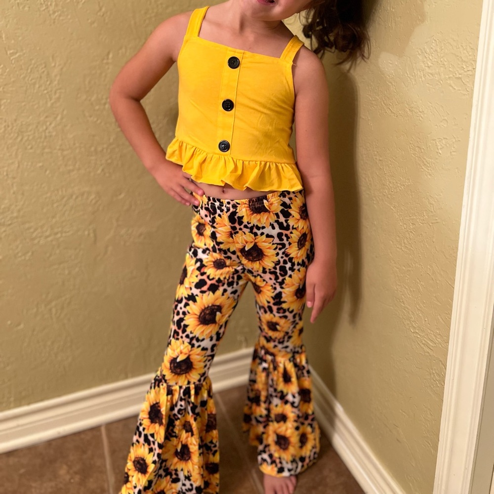 New Sunflower bellbottom set